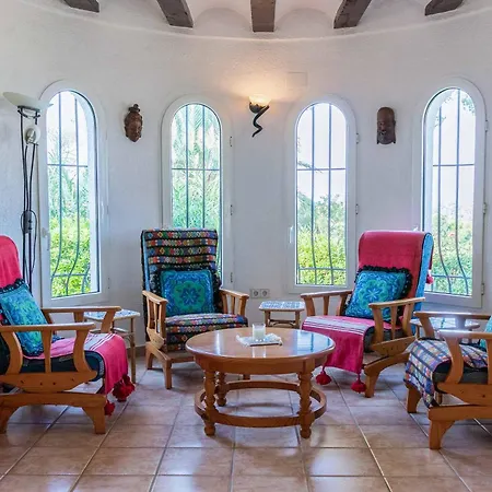 La Paz Villa *